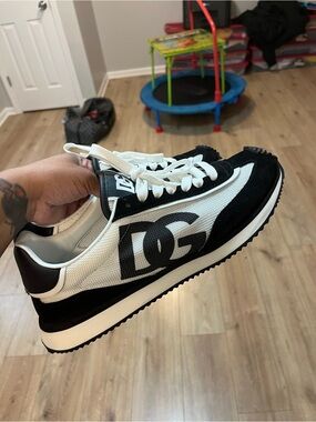 DC Black and White Retro Runner Sneakers